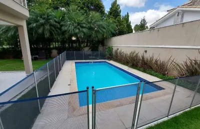 Casa a venda em alphaville 11 onze, com excelentes espaços e 4 quartos (2 suítes)