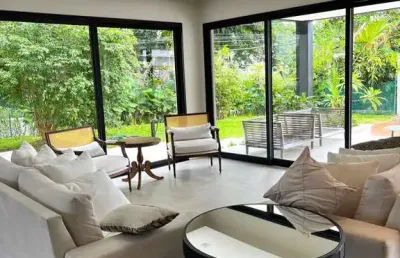 Casa a venda em alphaville 2, casa mobiliada, com 4 suítes e em localização desejada
