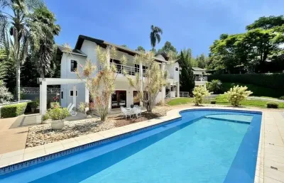 Casa em cotia no condomínio dom henrique ii - 5 suítes -moderna e impecável, piscina, gourmet + loft