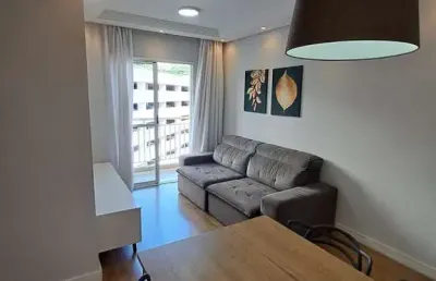 Mobiliado e decorado, o seu alphaview em andar alto e bom estado de conservação