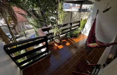 Casa à venda no km 18 em osasco-sp: amplo imóvel com 3 quartos, 2 suítes, 3 banheiros e 3 vagas de garagem!