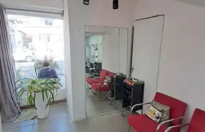 Salão comercial na parte de baixo, a de cima também poderá ser alugada - altino