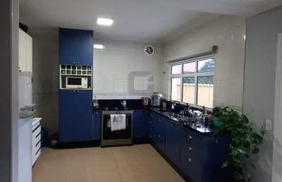 Casa de luxo em condomínio à venda em jandira-sp, parque nova jandira: 3 quartos, 1 suíte, 3 salas, 4 vagas, 330m².