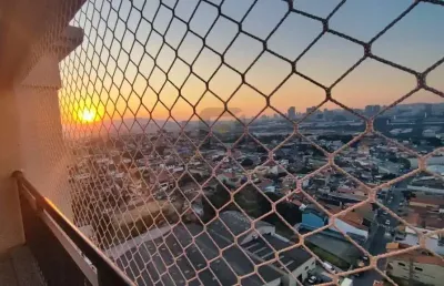Apartamento a venda em carapicuíba, pertinho do centro, 2 quartos (1 suíte), andar alto e vista pra alphaville