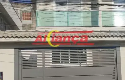 Lindo sobrado pronto para morar! com 3 suítes, 4 banheiros, sala 2 ambientes, ampla cozinha, quintal