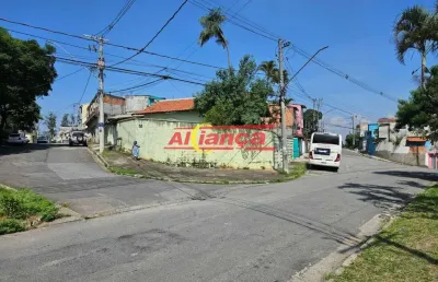 Casa no jd.arujá, enorme com quintal e mais uma casa anexa