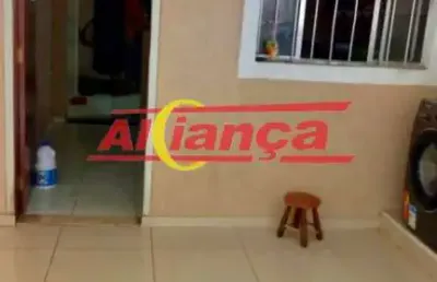 Charmosa casa térrea mobiliada de 125m² com suíte e acabamentos de luxo - pronta para morar