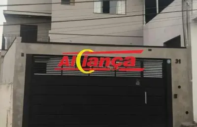 Sobrado com 3 dormitórios  localização conveniente: próximo a escolas, supermercados e transporte pú