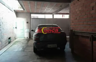 Sobrado no jardim crepúsculo, com 3 dormitórios, uma suíte, 4 vagas de garagem