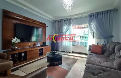 Sobrado espaçoso de 242m² com 3 quartos e 1 suíte à venda na vila maricy