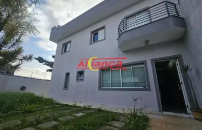 O lar dos seus sonhos, esse sobrado é a opção perfeita! 136 m², 3 dormitórios, com suíte, 2 vagas