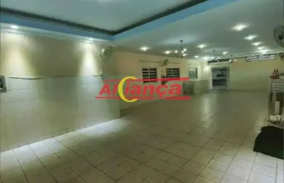Casa de luxo com salão de festas - 905m² - próximo ao aeroporto!