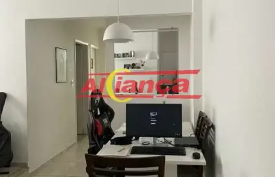 Apartamento no parque novo mundo, todo reformado com piso em porcelanato.