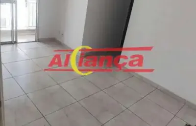 Apartamento com 2 dormitórios, sala , piso, cozinha, área de serviço, todo reformado e f