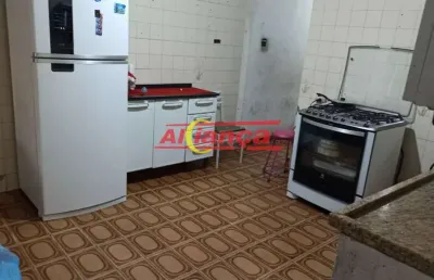 Sobrado com 03 quartos, sala , cozinha, 03 vagas de garagem cobertas, cpróximo ao sesi jd. adriana.