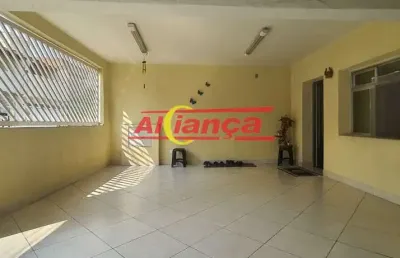 Linda casa térrea com edícula no bairro vila santa maria (bom clima)