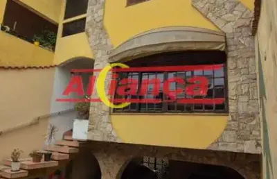Sobrado 255m², 3 dormitórios, 3 vagas com salão de festas e churrasqueira em cumbica