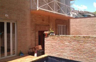 Casa com 3 dormitórios à venda, 250 m² por r$ 1.600.000,00 - granja viana - carapicuíba/sp
