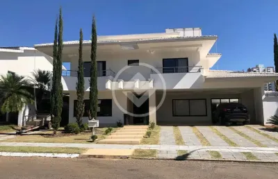 Sobrado de 4 suites sendo 1 master localizado no gc 1 qd 1 granville. 2 quartos terreo para visitantes, 845m² de área total sendo lote inteiro e somente 1 taxa de condominio. sobrado está com preço de