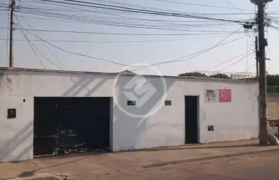 Excelente casa na regiao do shoping cerrado  em goiania codigo: 81475