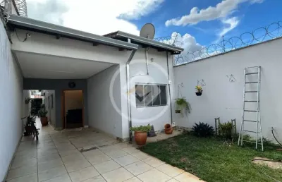 Casa com 3 quartos à venda na São Luiz, 11, Moinho dos Ventos, Goiânia