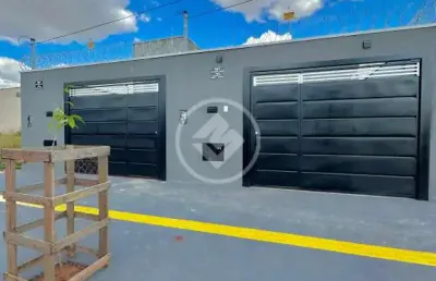 Linda casa com 105 mts de área construída. codigo: 124205