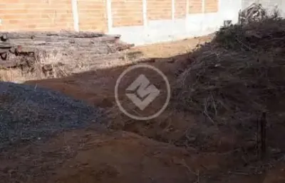 Excelente oportunidade lote totalemnte murado ja feita a terraplanagem codigo: 124335