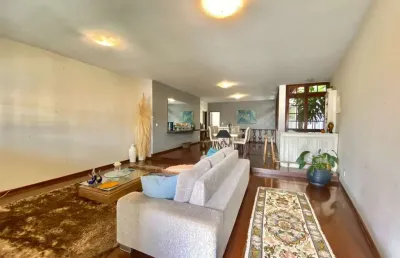 Casa de 4 quartos com perfil comercial muito bem localizada no bairro granbery