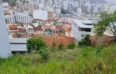 Terreno à venda na Rua José Romão Guedes, Granbery, Juiz de Fora