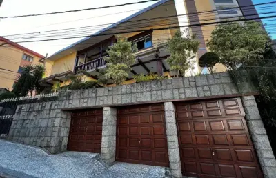 Casa com 4 quartos à venda na Rua Benjamin Constant, Santa Helena, Juiz de Fora