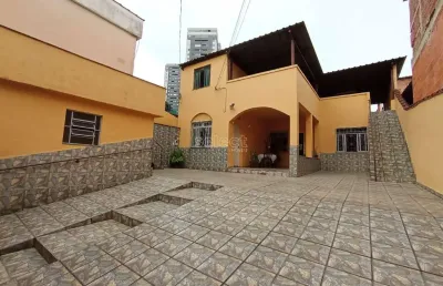 Casa com 3 quartos à venda na Rua Professora Elmaia Vaz, Teixeiras, Juiz de Fora