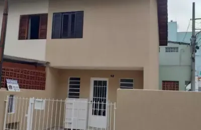 Casa com 2 quartos à venda na Rua Poeta Castro Alves, 29, Vila das Palmeiras, Guarulhos