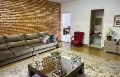 Casa com 4 quartos e 4 banheiros à venda, 370 m² por r$ 1.250.000 codigo: 99237