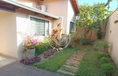 Casa com 3 quartos à venda, 212m² - parque flamboyant codigo: 108167