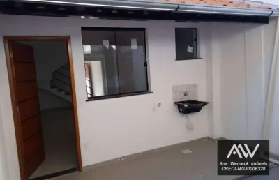 Casa com 2 quartos à venda na Avenida Vereador Raymundo Hargreaves, Fontesville II, Juiz de Fora