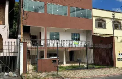 Casa com 4 dormitórios à venda, 330 m² por r$ 899.000,00 - monte castelo - juiz de fora/mg