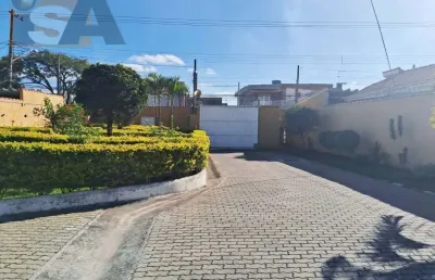 Casa térrea com 3 quartos, quintal; 3 vagas; dentro de condomínio em suzano/sp.