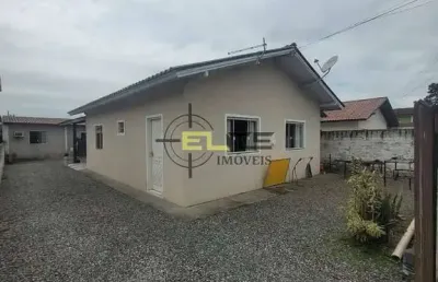 Casa à venda, com edícula, de 03 dormitórios (sendo 01 suíte) na barra do aririú - palhoça