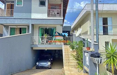 Casa em condomínio de luxo em cotia-sp, 3 quartos, 1 suíte, 2 salas, 3 banheiros, 4 vagas de garagem, 200 m²