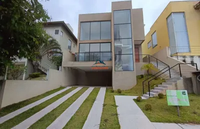Imperdível oportunidade de adquirir casa em condomínio com 3 quartos e 3 suítes em cotia-sp, no jardim caiapiá!