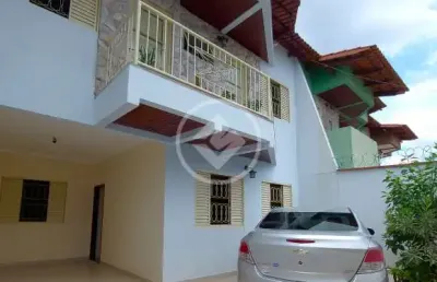 Casa com 3 quartos à venda na Avenida do Líbano, 617, Jardim Santo Antônio, Goiânia