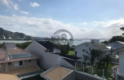 Casa com 3 quartos à venda na Rua Professor Clóvis Menel Calliari, João Paulo, Florianópolis