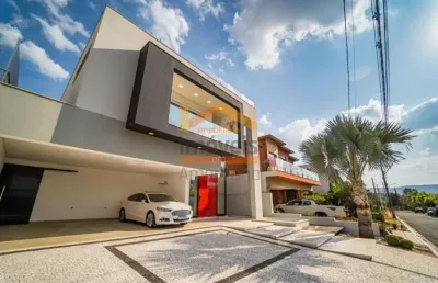 Casa de alto padrão com 3 suítes e 4 vagas de garagem em condomínio na vila nova, são pedro-sp: confira!