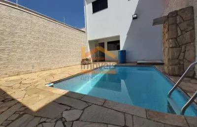 Imperdível casa à venda em americana-sp no bairro parque novo mundo! 3 quartos, 1 suíte, 2 salas, 1 banheiro, 2 vagas, 180m².