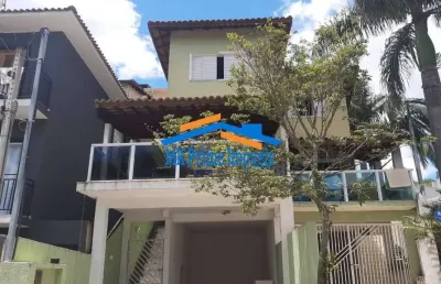 Sobrado em condomínio com 170m², 3 dormitórios e 4 vagas - cotia.