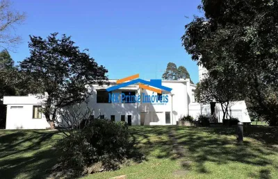 Espaçosa casa de 804 m² a/c. em 5.115,00 m² de terreno c/ energia solar