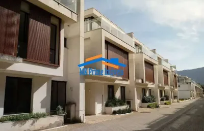Casa de alto padrão no residencial ii – 100m² da praia de cambury.