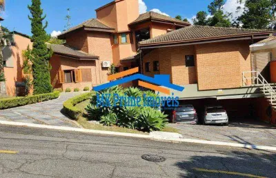 Linda casa em aldeia da serra semi térrea 400m² de área construída