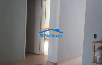 2 casas térreas sendo 1 totalmente reformada e 8 vagas