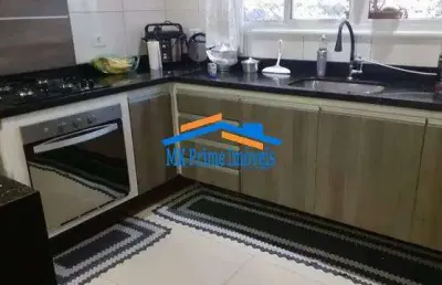 Lindo sobrado 03 dormitórios (1 suíte) rico em armários e espaço gourmet